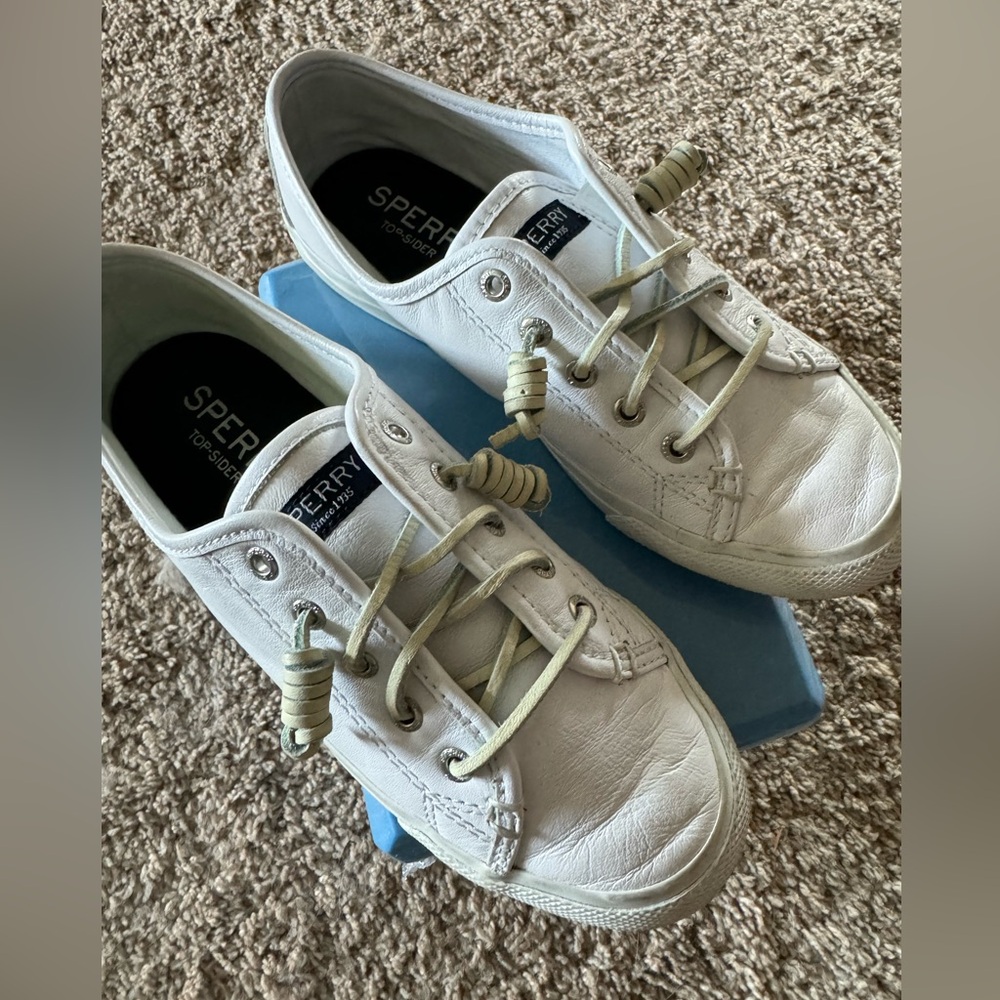 Sperry dock sneakers size 6